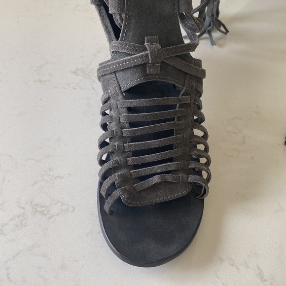 Free People Charcoal Grey Suede
Bohemian Sun Seeker Sandals Size 37 EUC - Picture 7 of 13